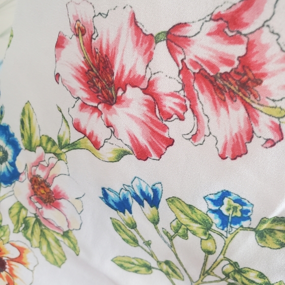 Rose and Olive Floral Tank Top - Picture 5 of 6